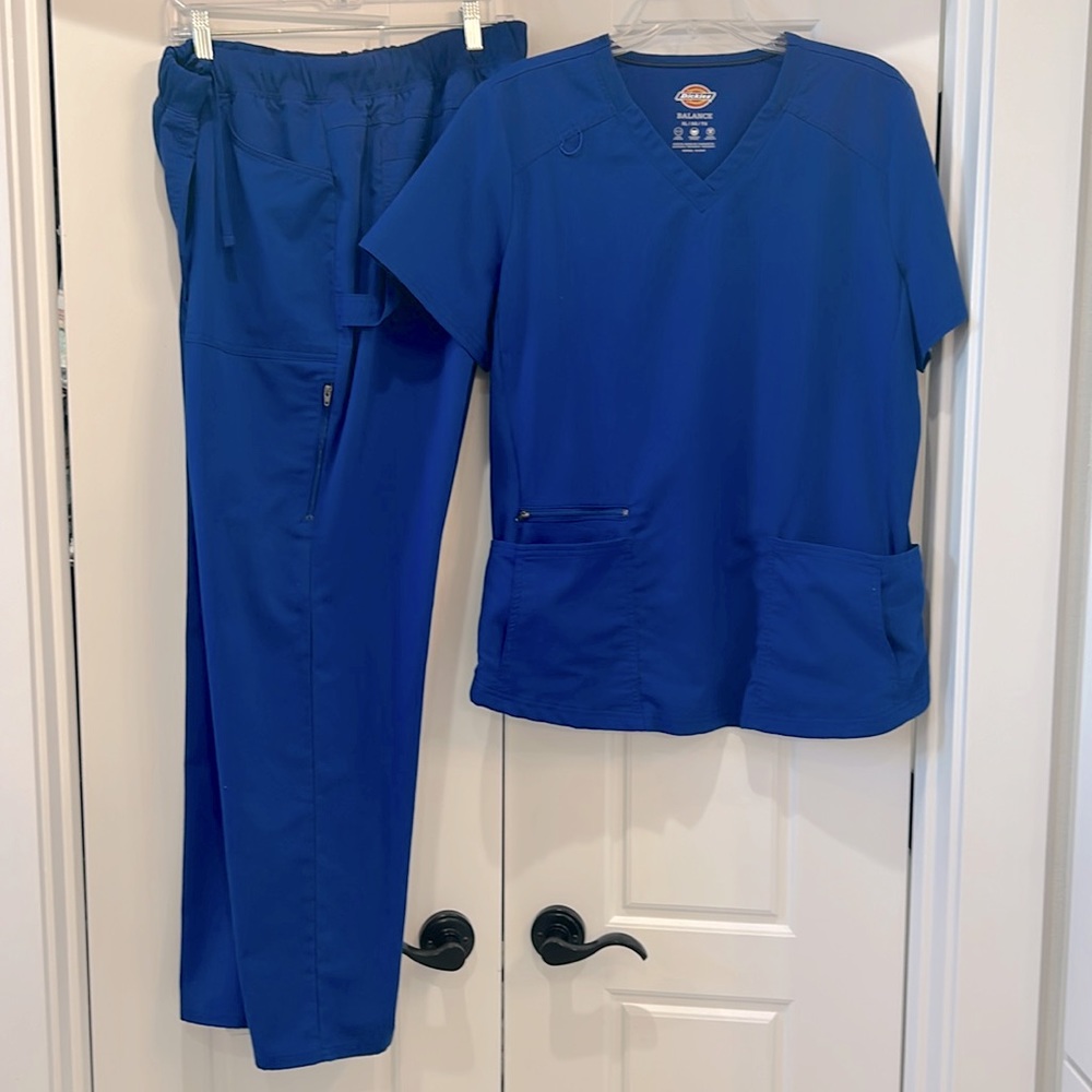 Dickies XL galaxy blue scrub set